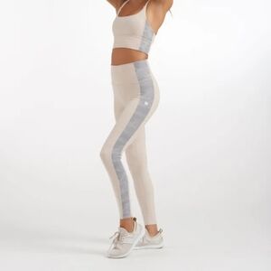 OFFER! Vuori Aspire Elevation Legging